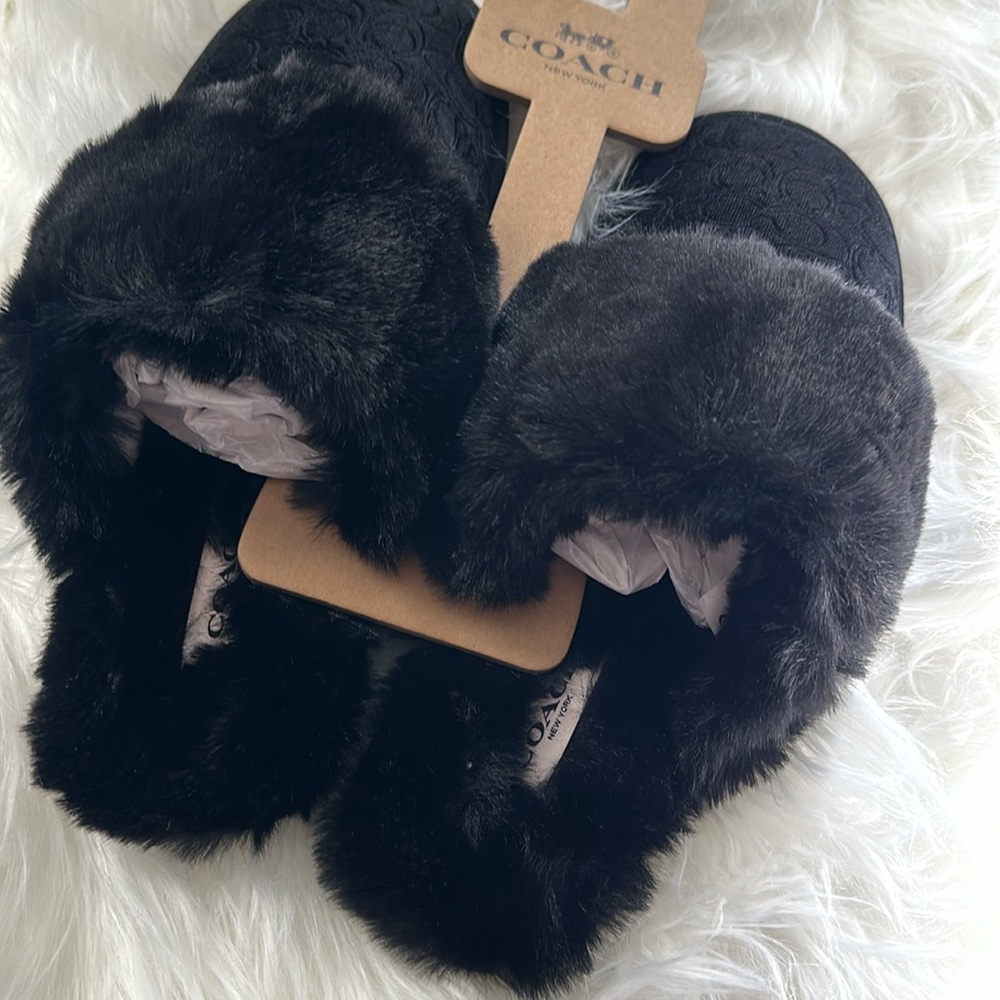 Coach Women’s Slippers In black Size 7